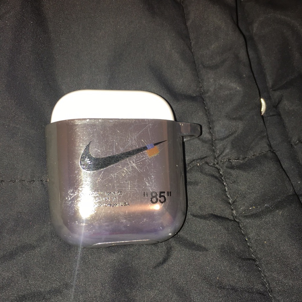 Off-white For Nike “Air Jordan 1” AirPod case silver new